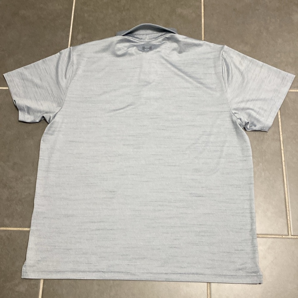 Under Armour loose fit polo. Size 2XL - Picture 5 of 5